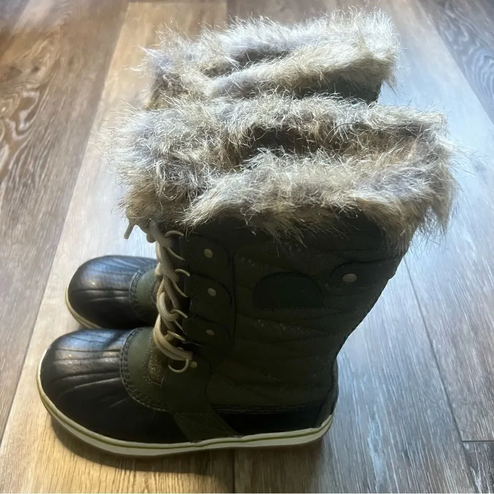 Sorel Tofino II Black & Green Boots (2)